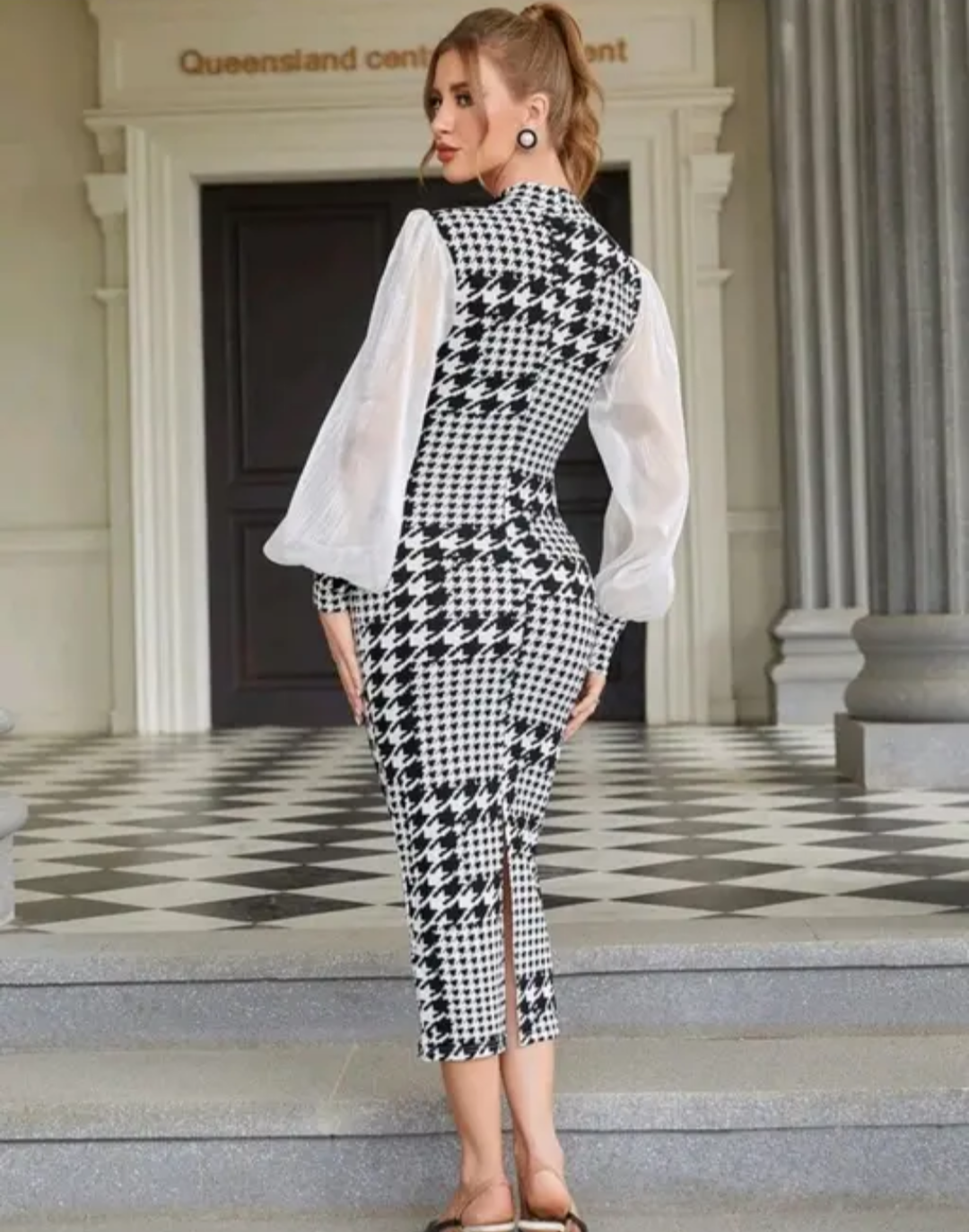 NEW STYLISH BOLLYWOOD NORA

STYLE DRESS